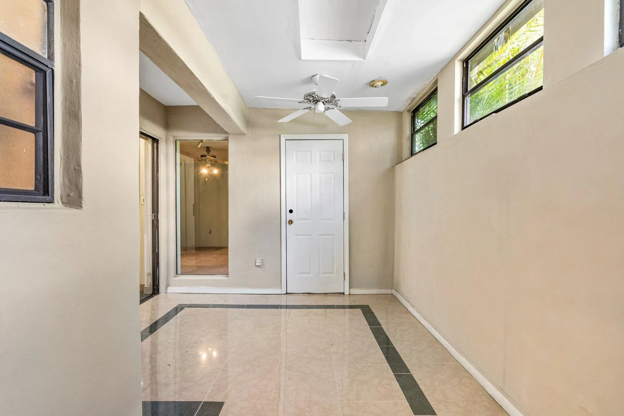 3877 Estepona Ave, #9E1