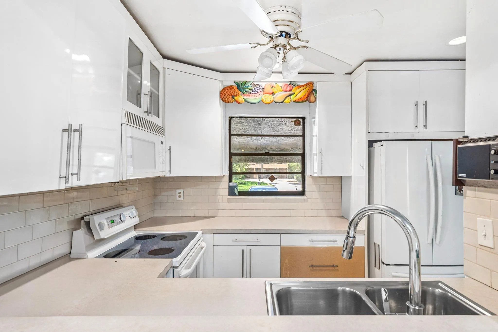 3877 Estepona Ave, #9E1