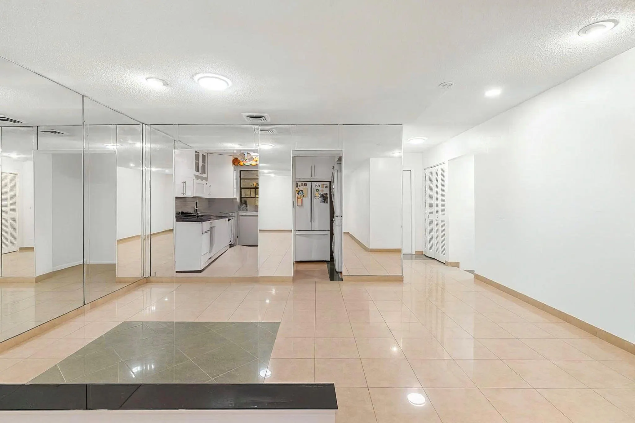 3877 Estepona Ave, #9E1