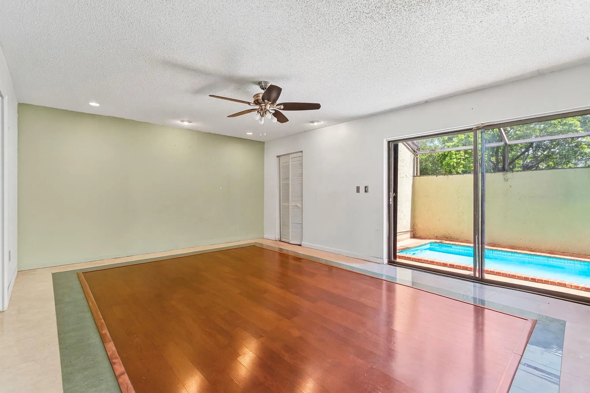 3877 Estepona Ave, #9E1