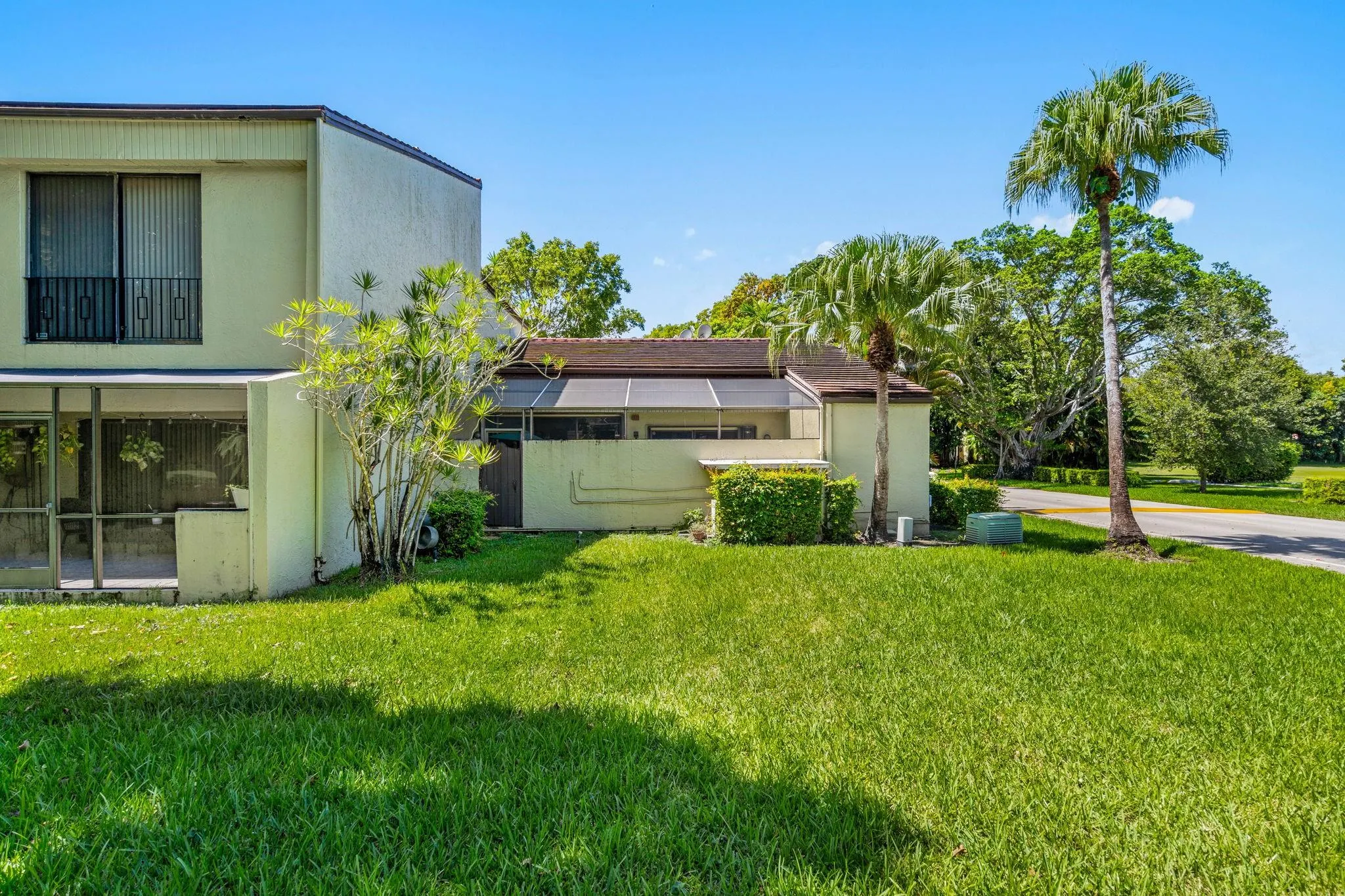 3877 Estepona Ave, #9E1
