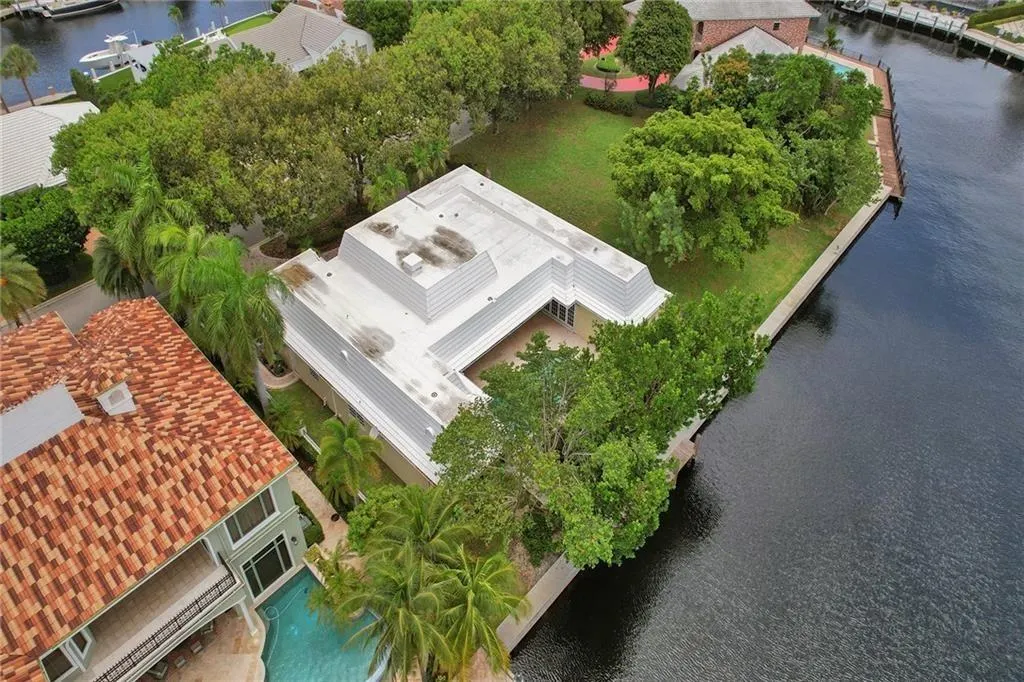 40 Compass Isle