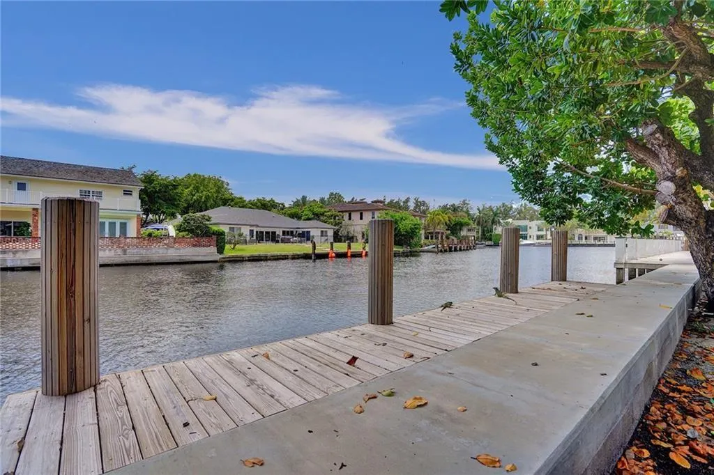 40 Compass Isle