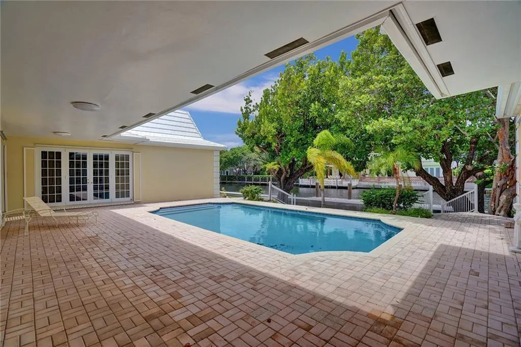 40 Compass Isle