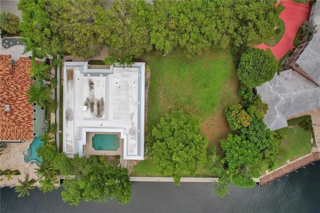 40 Compass Isle