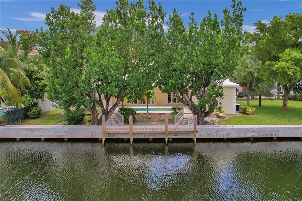 40 Compass Isle