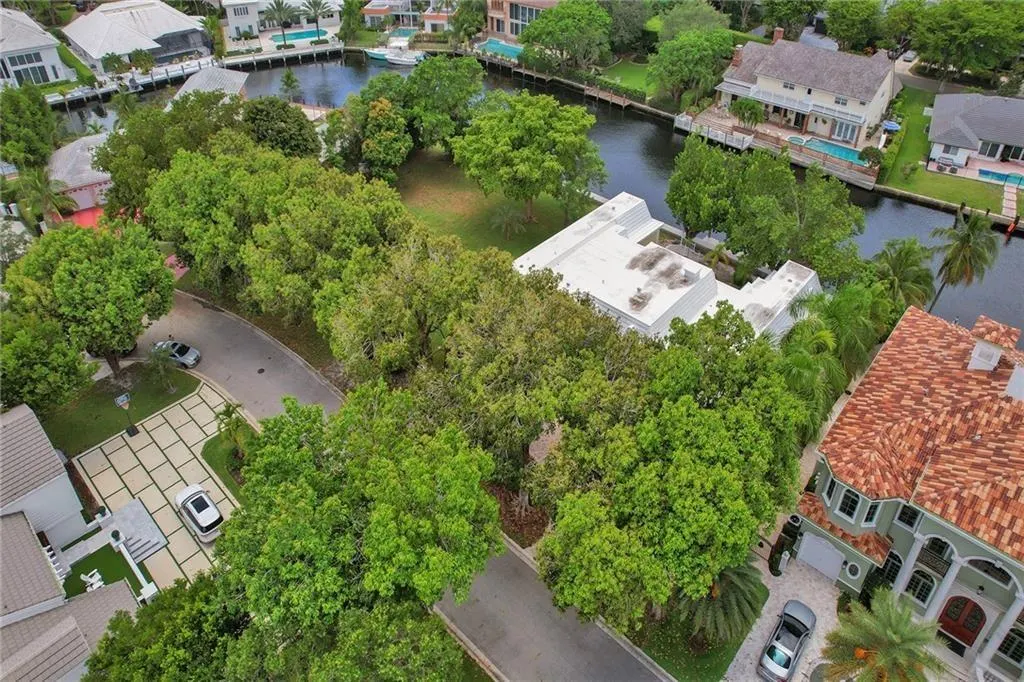 40 Compass Isle