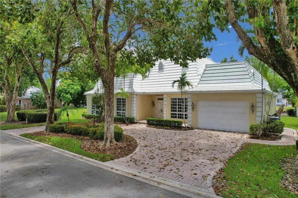 40 Compass Isle