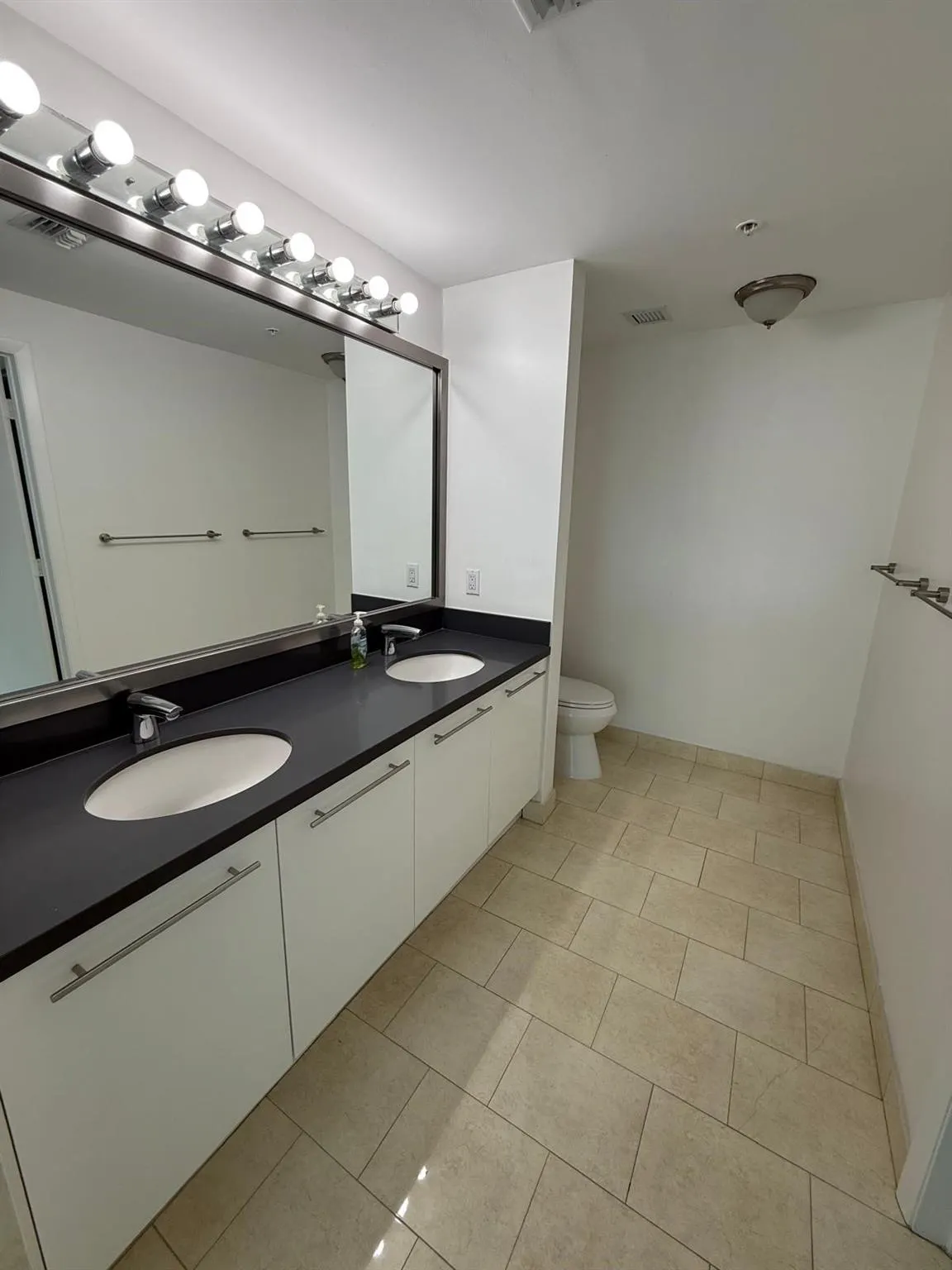 90 SW 3rd St, #3912