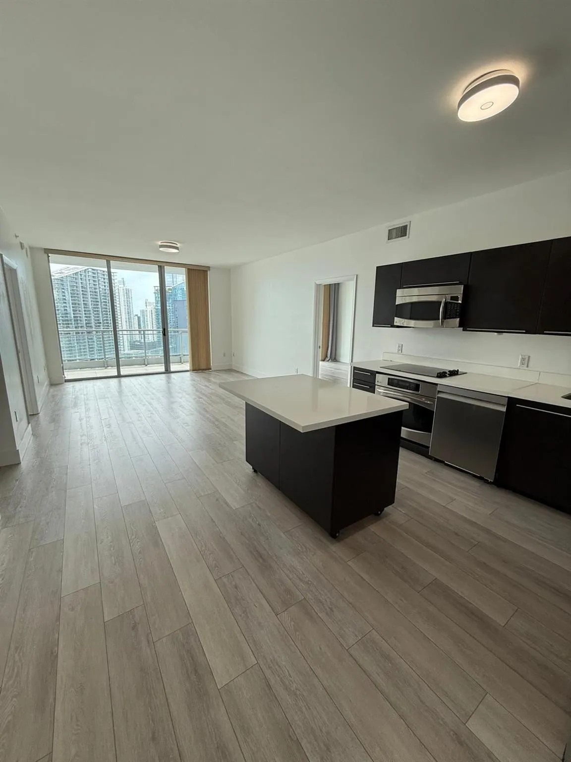 90 SW 3rd St, #3912