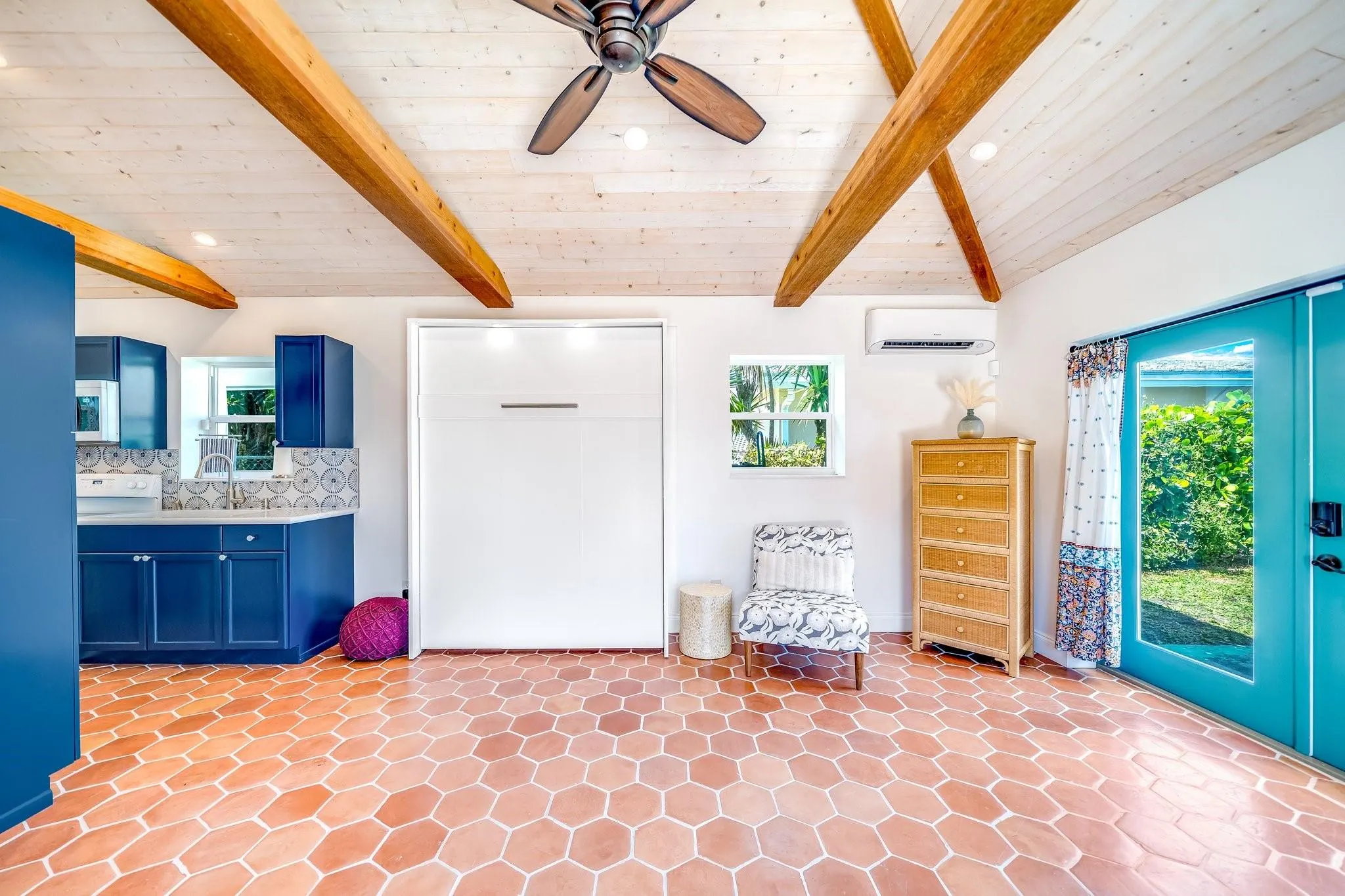348 Alhambra Pl