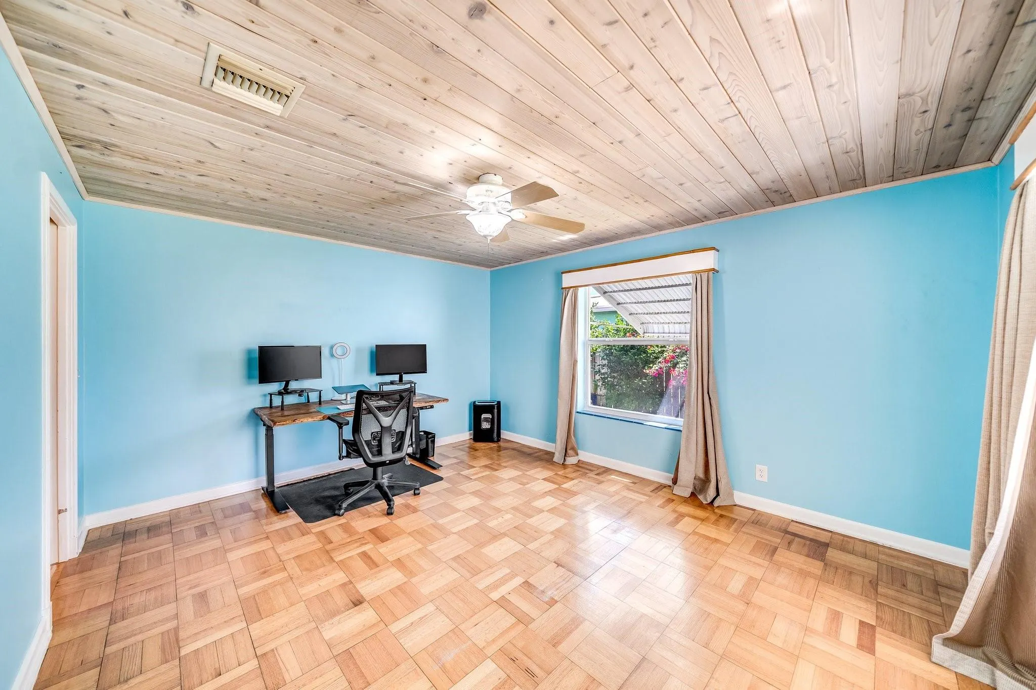 348 Alhambra Pl