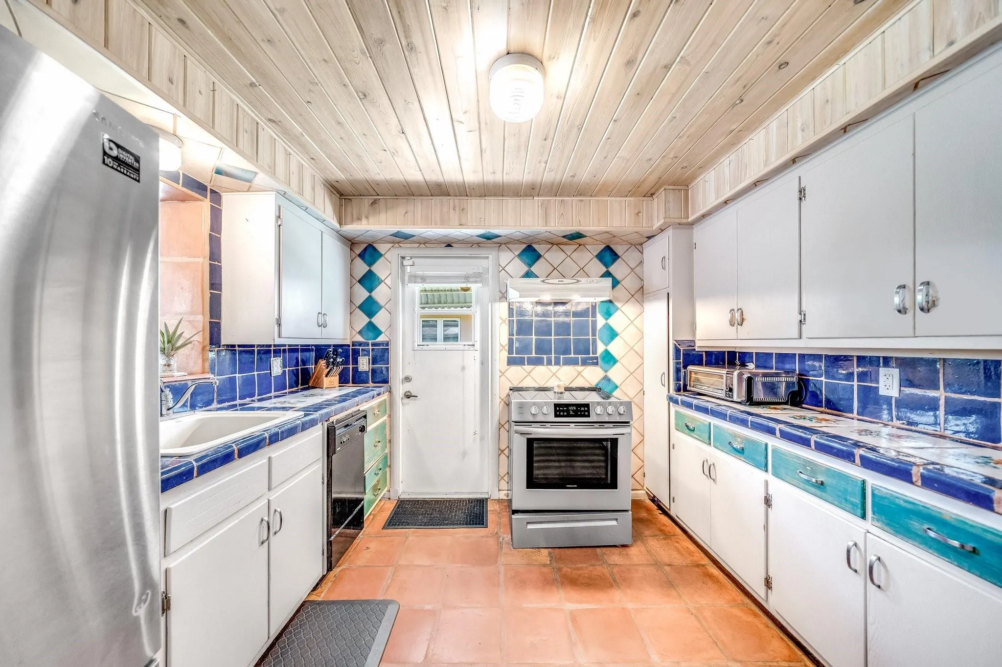 348 Alhambra Pl