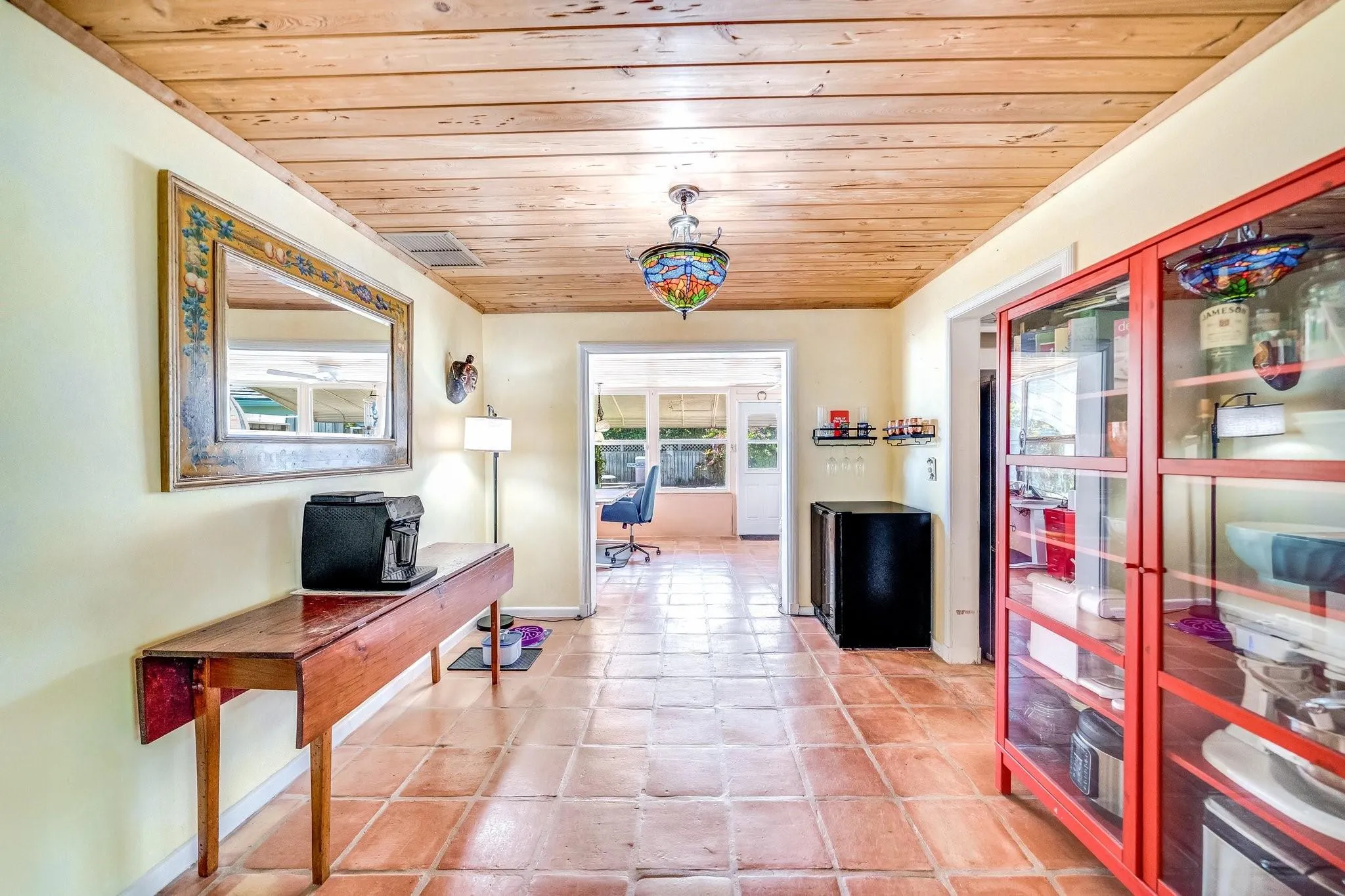348 Alhambra Pl