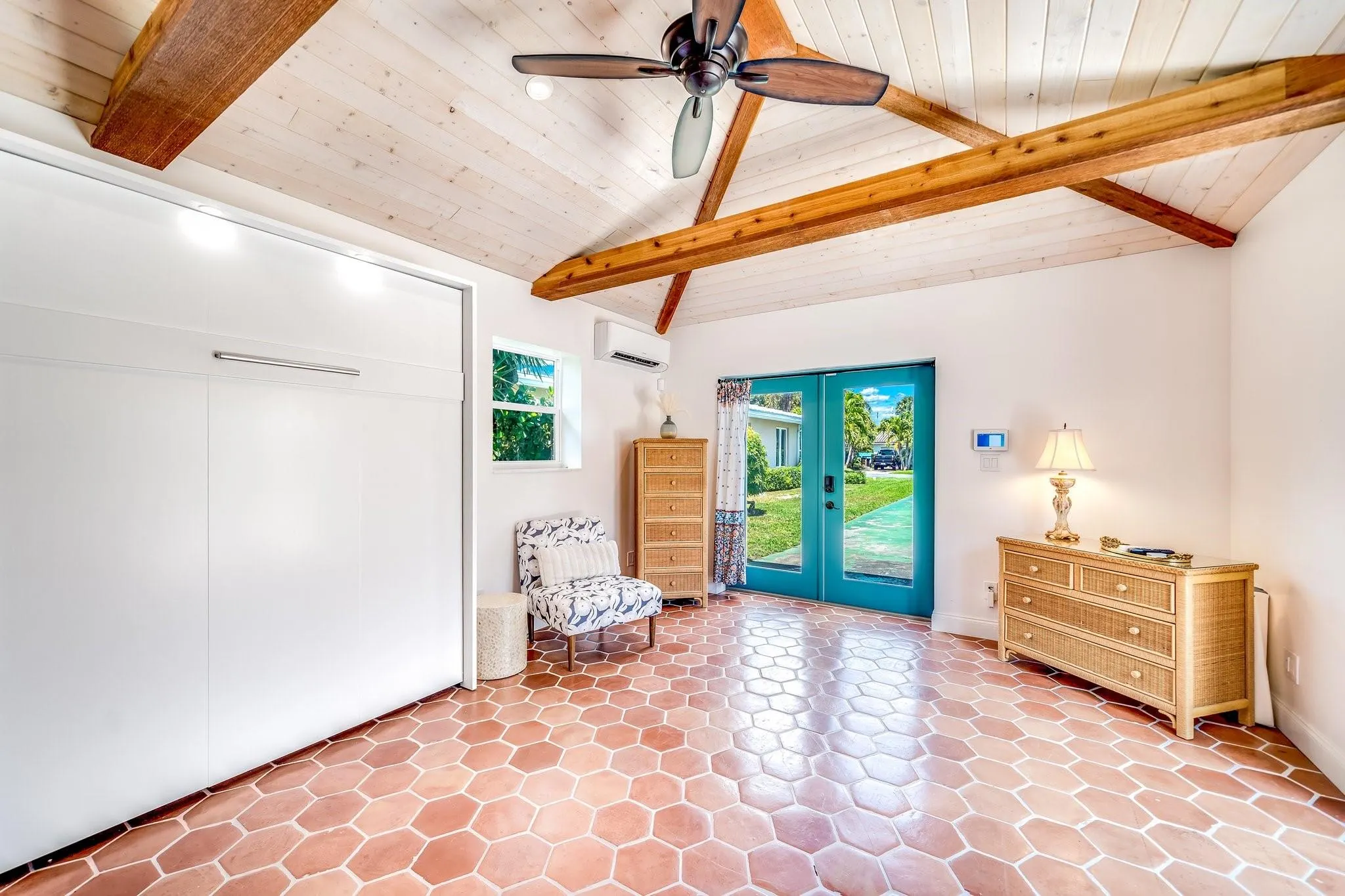 348 Alhambra Pl