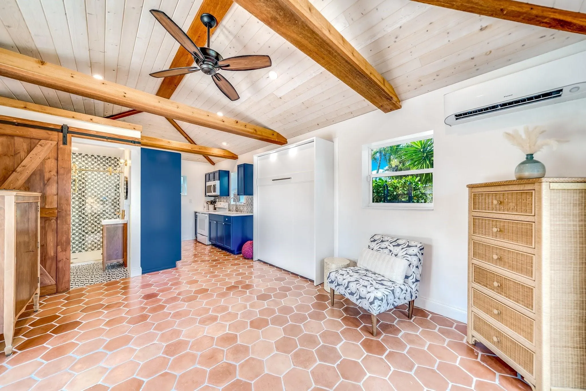 348 Alhambra Pl