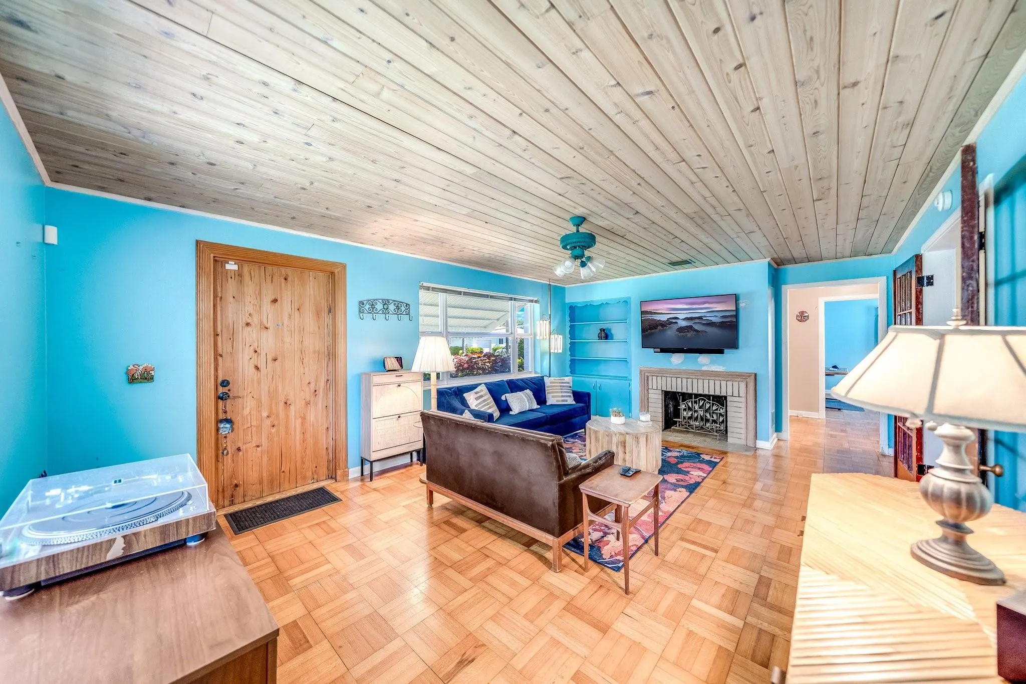 348 Alhambra Pl
