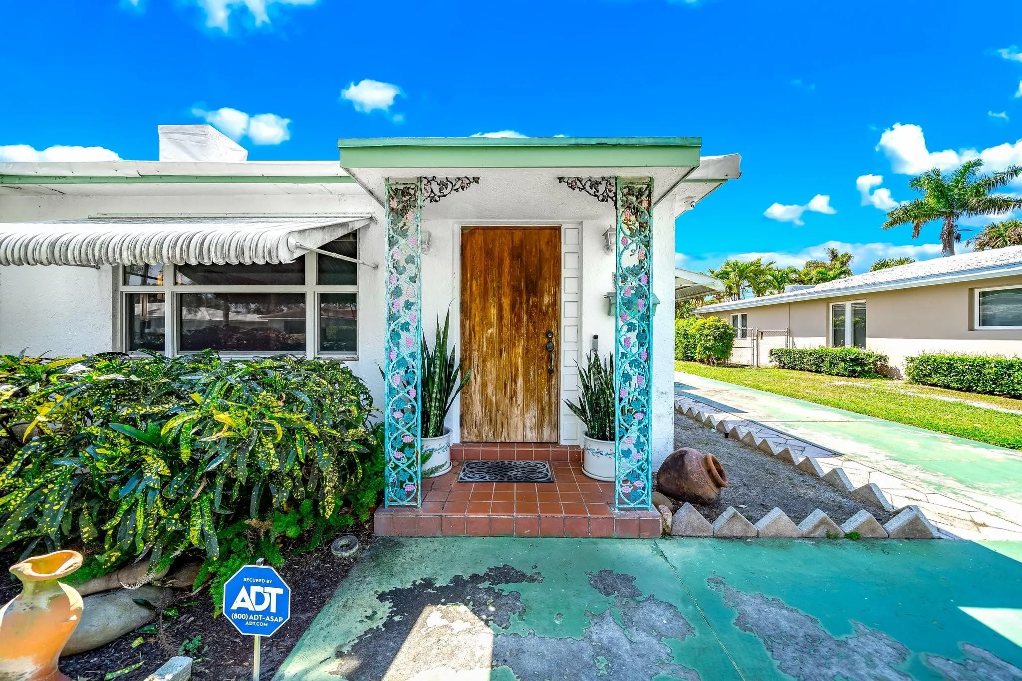 348 Alhambra Pl