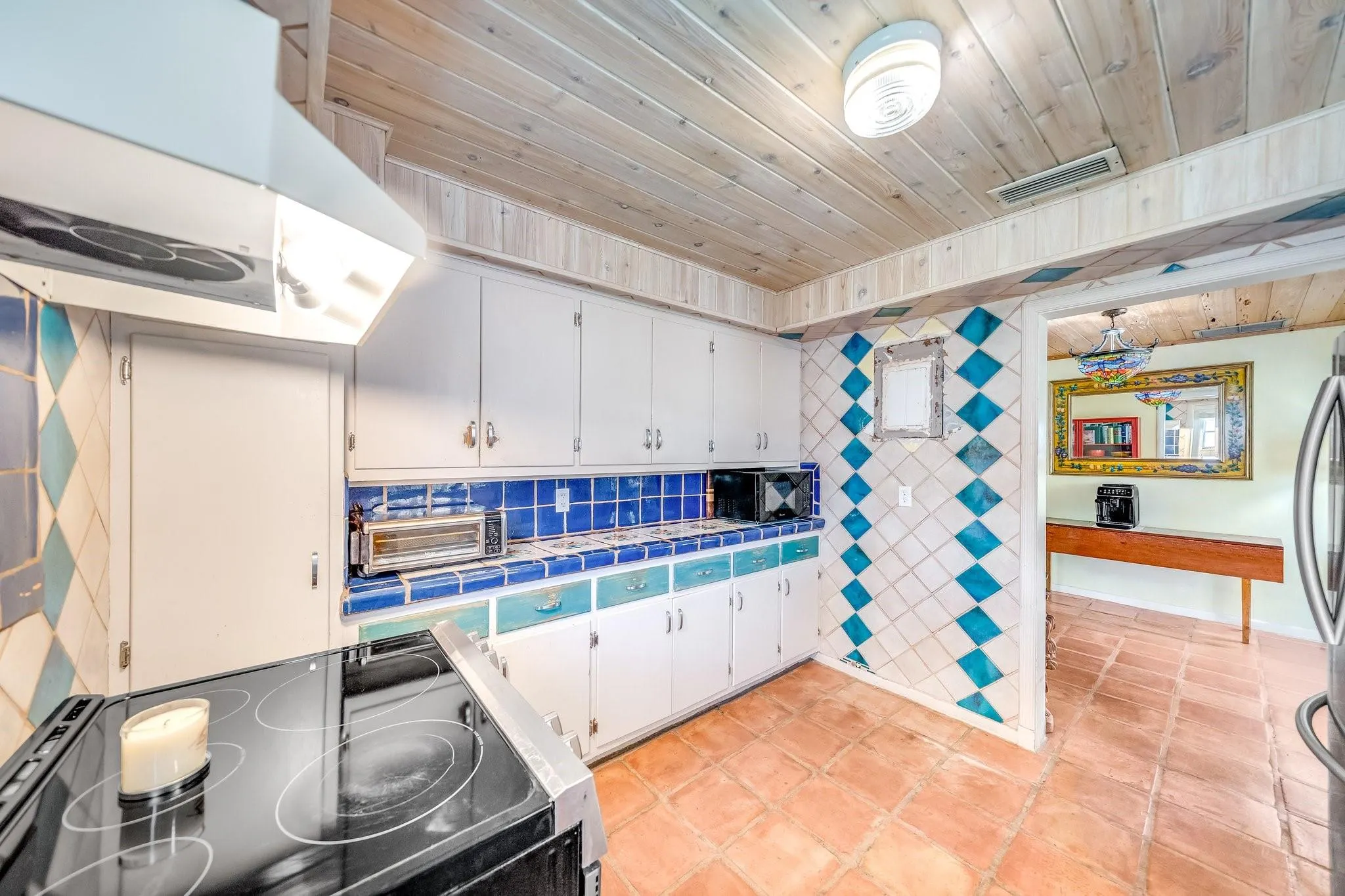348 Alhambra Pl