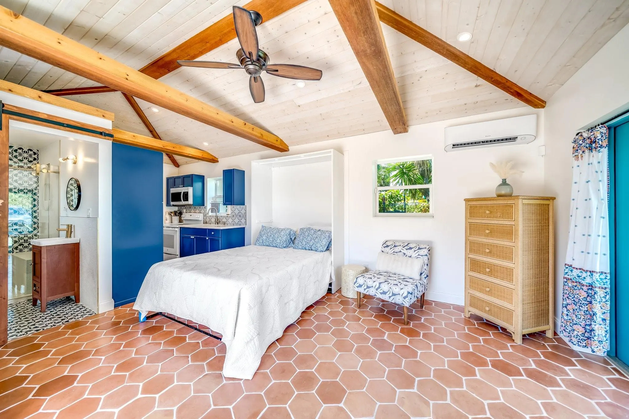 348 Alhambra Pl