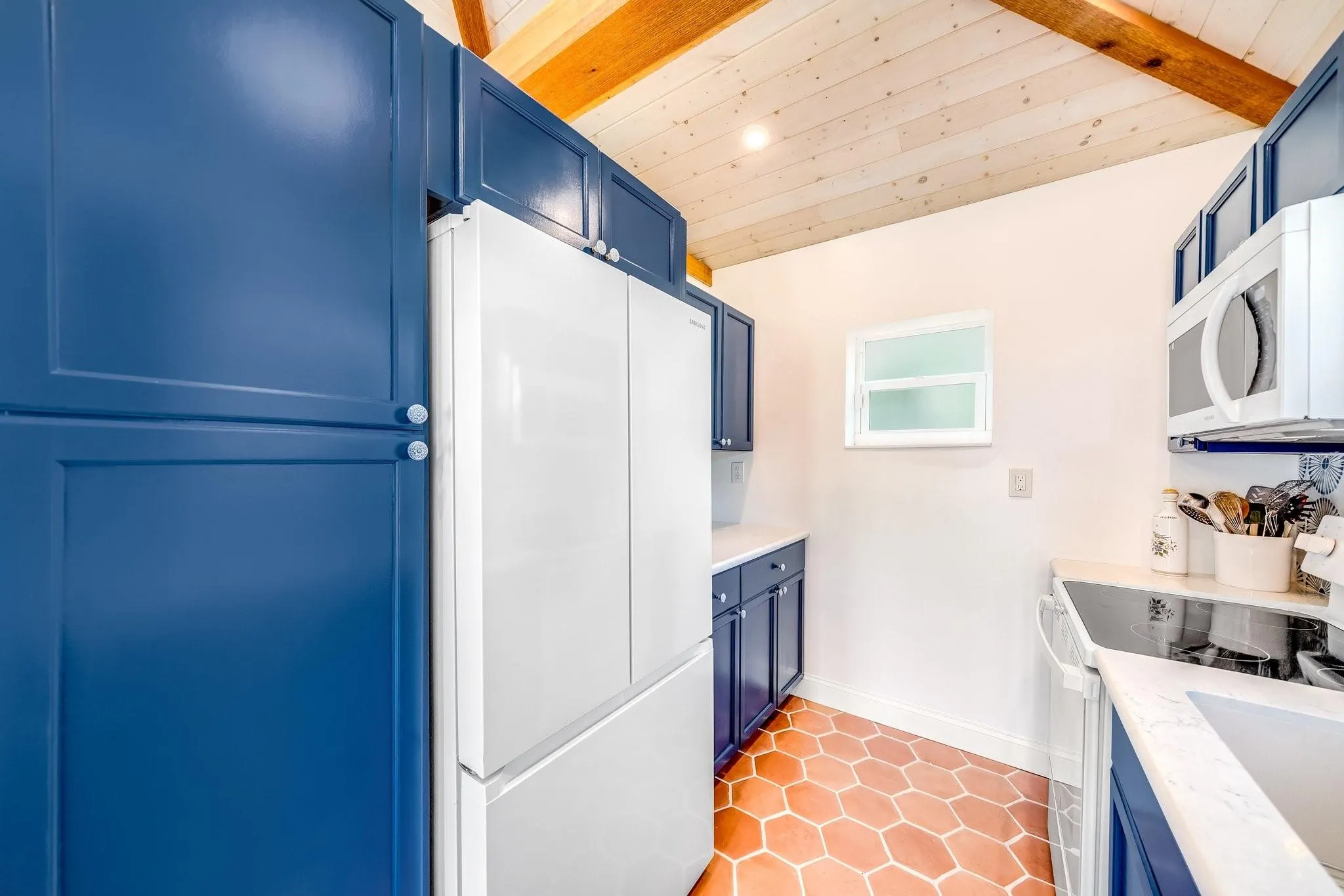 348 Alhambra Pl