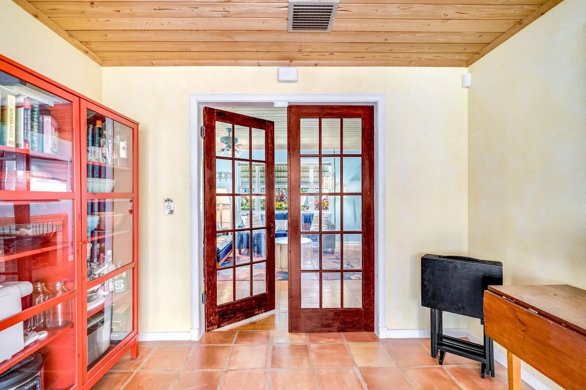 348 Alhambra Pl