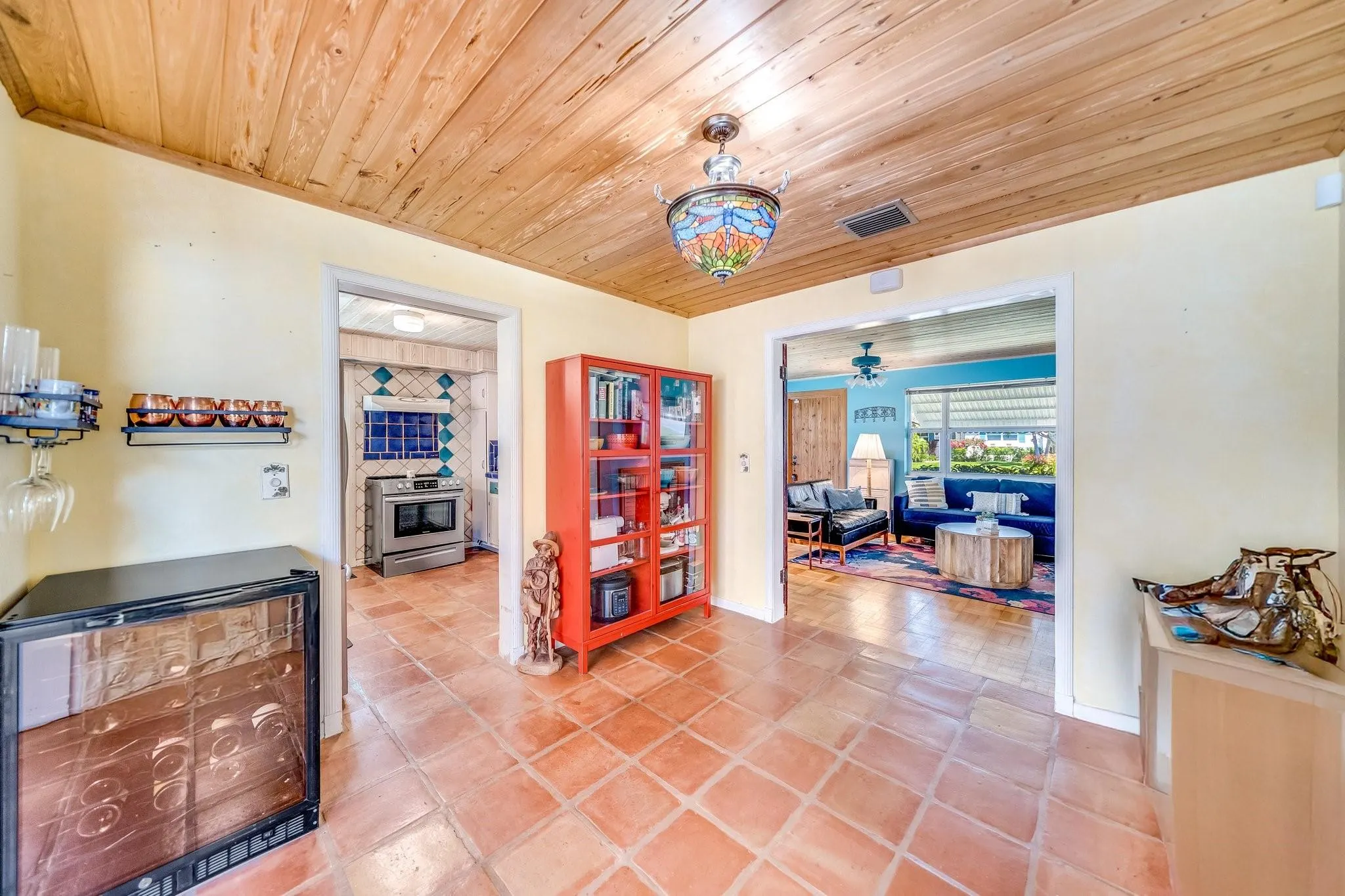 348 Alhambra Pl