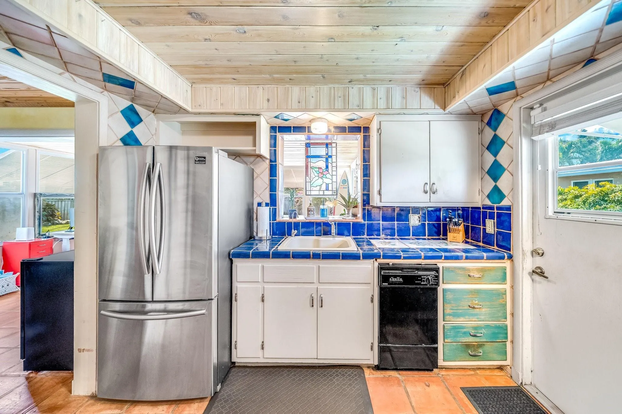 348 Alhambra Pl