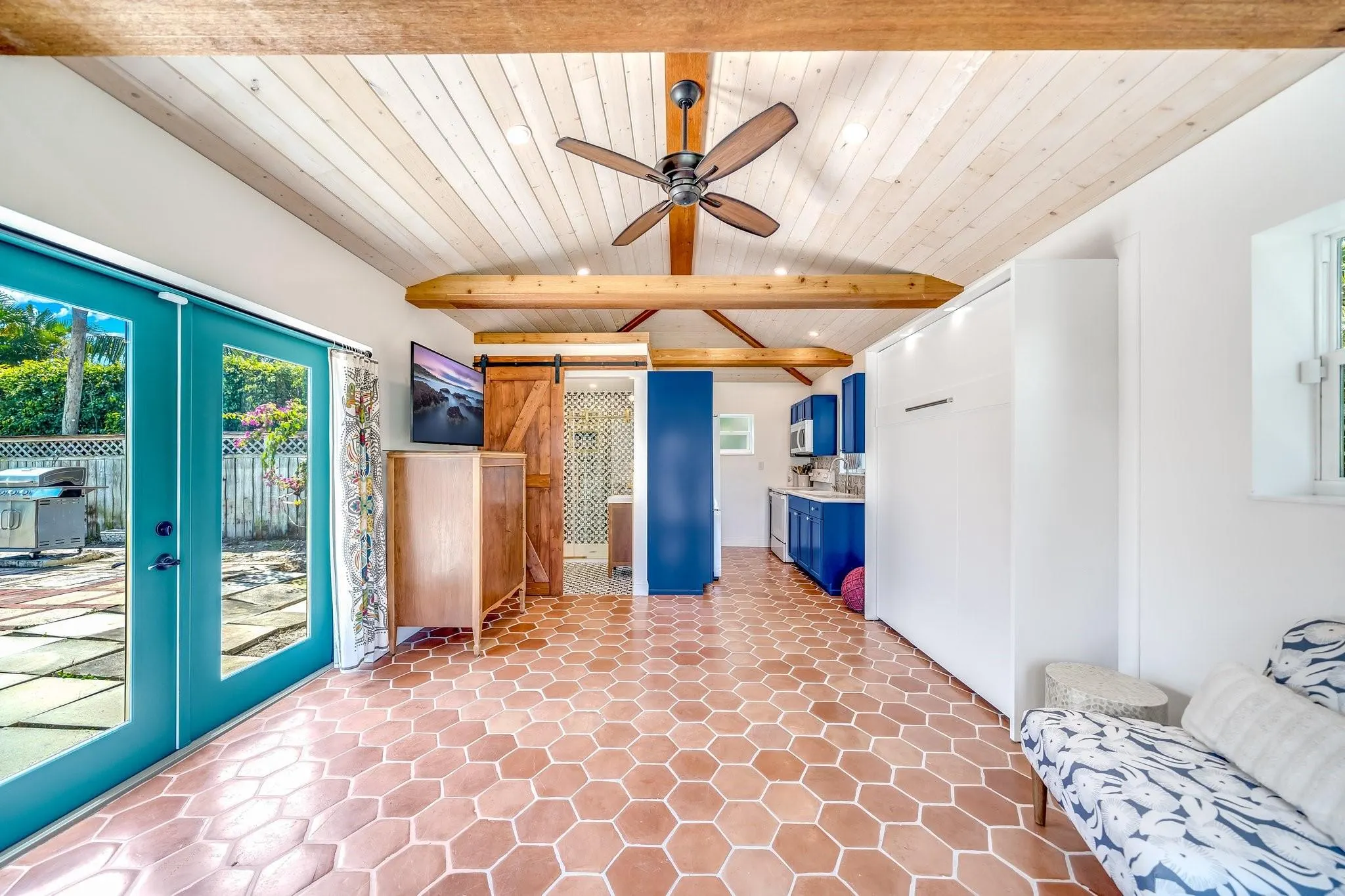 348 Alhambra Pl