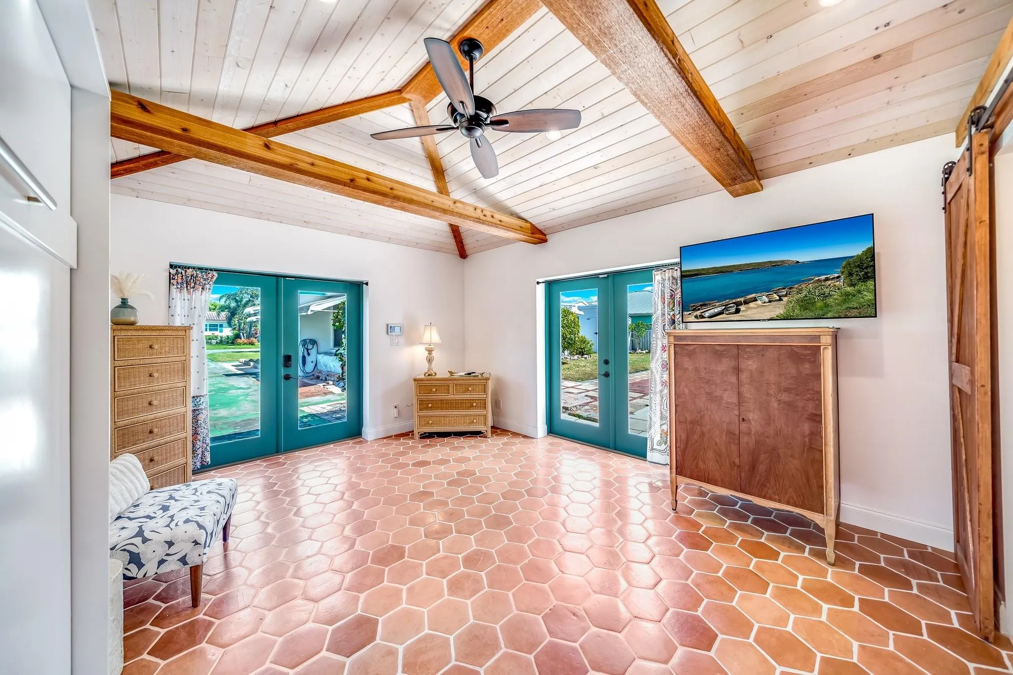 348 Alhambra Pl