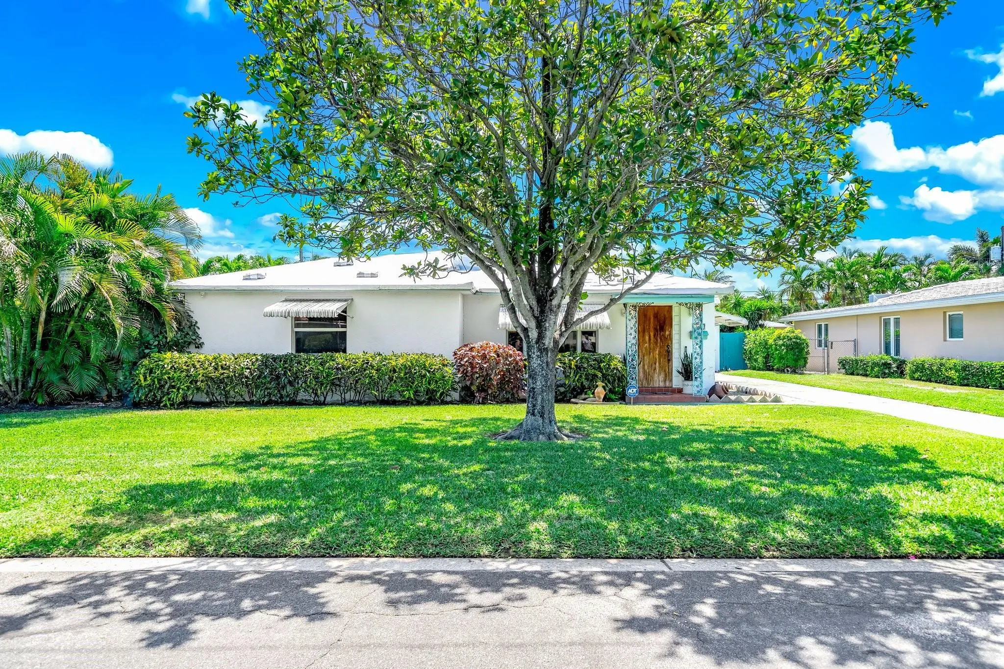 348 Alhambra Pl