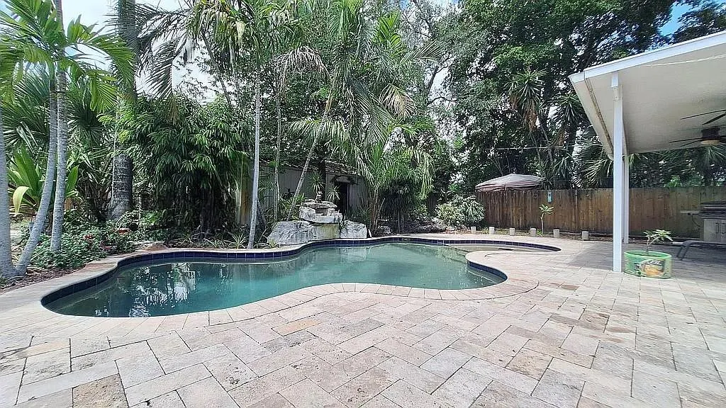 1497 SW 29th Ter