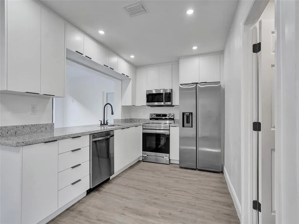 4165 NW 52nd Ave