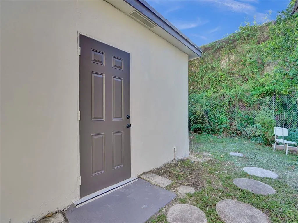 4165 NW 52nd Ave
