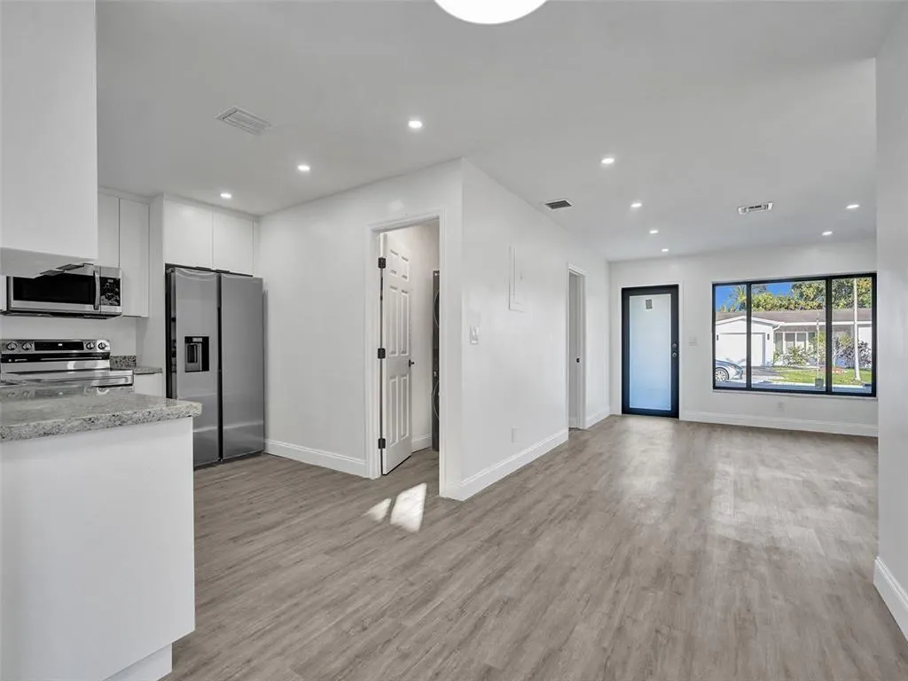 4165 NW 52nd Ave