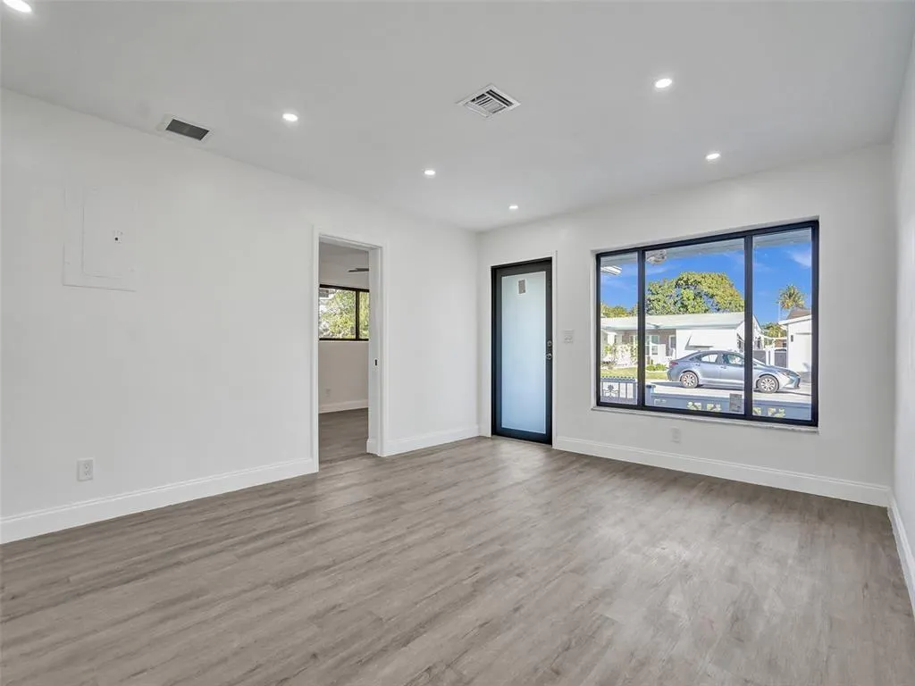 4165 NW 52nd Ave