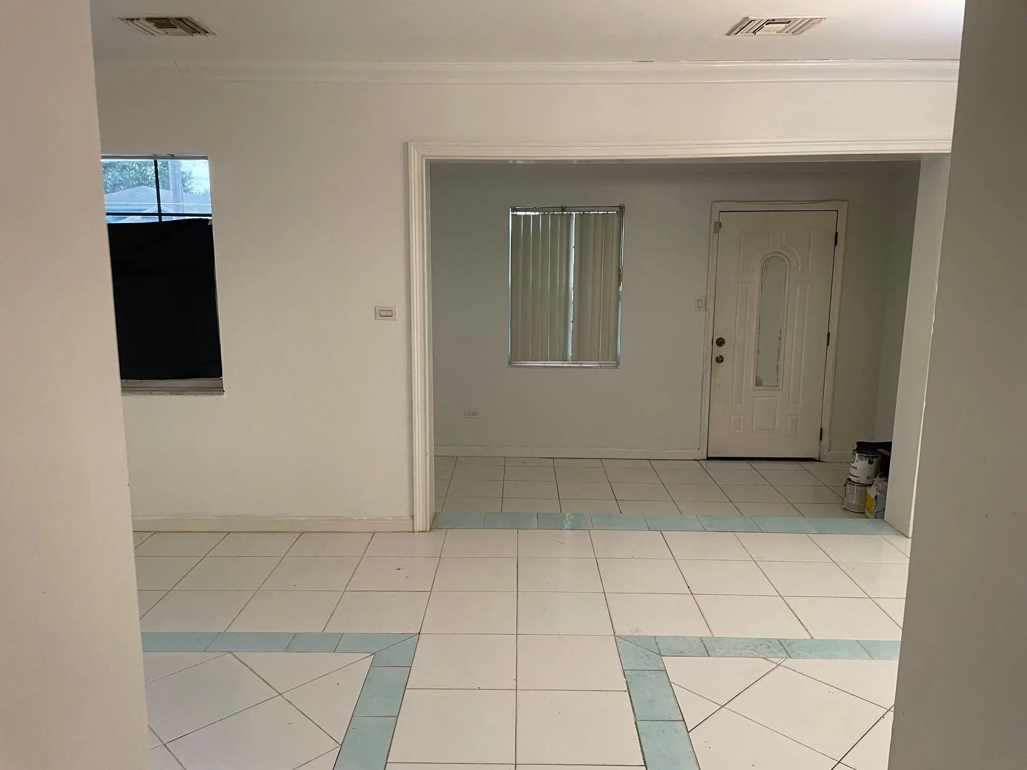 2215 NW 9th Ct