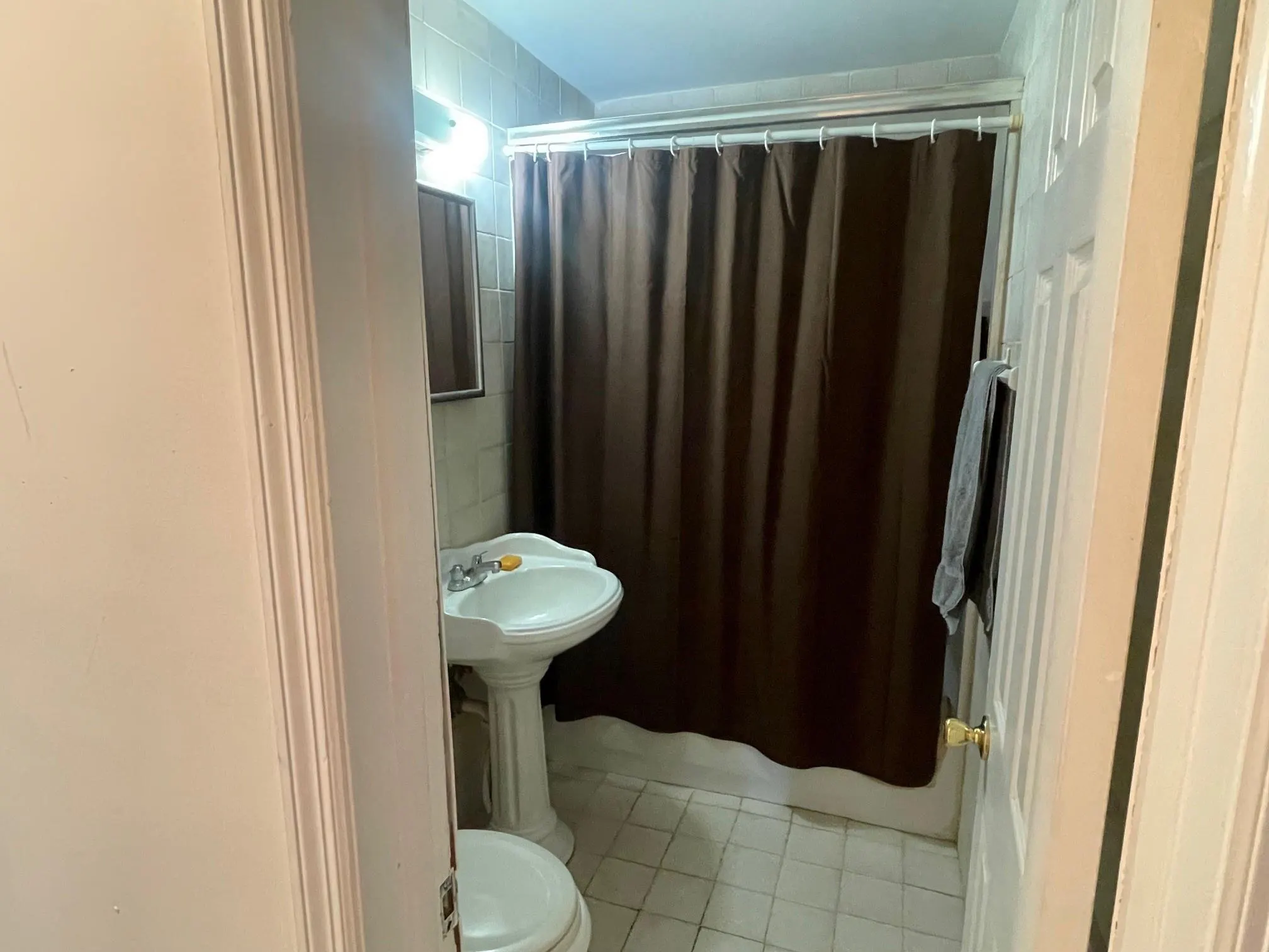 2215 NW 9th Ct