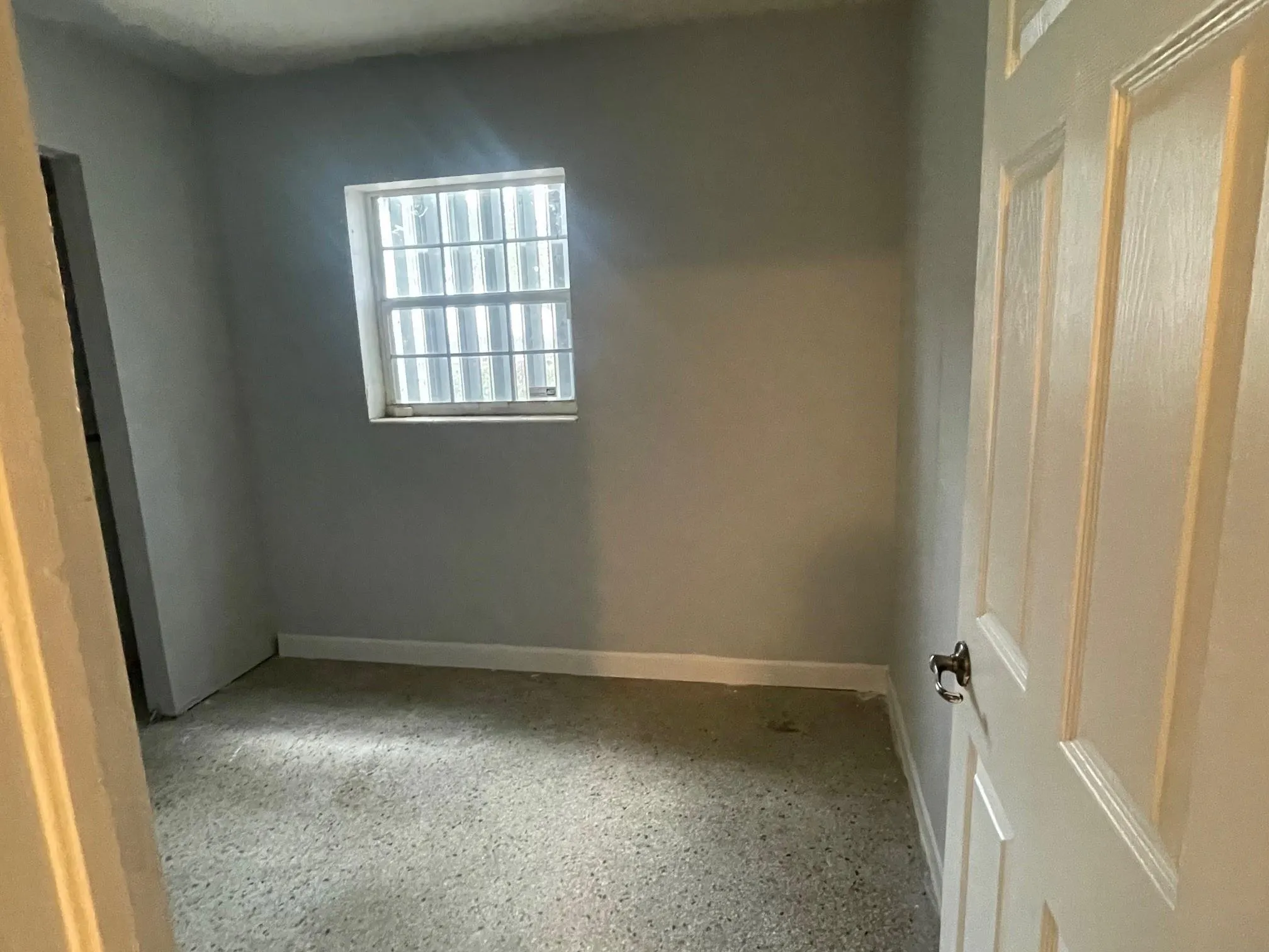 2215 NW 9th Ct
