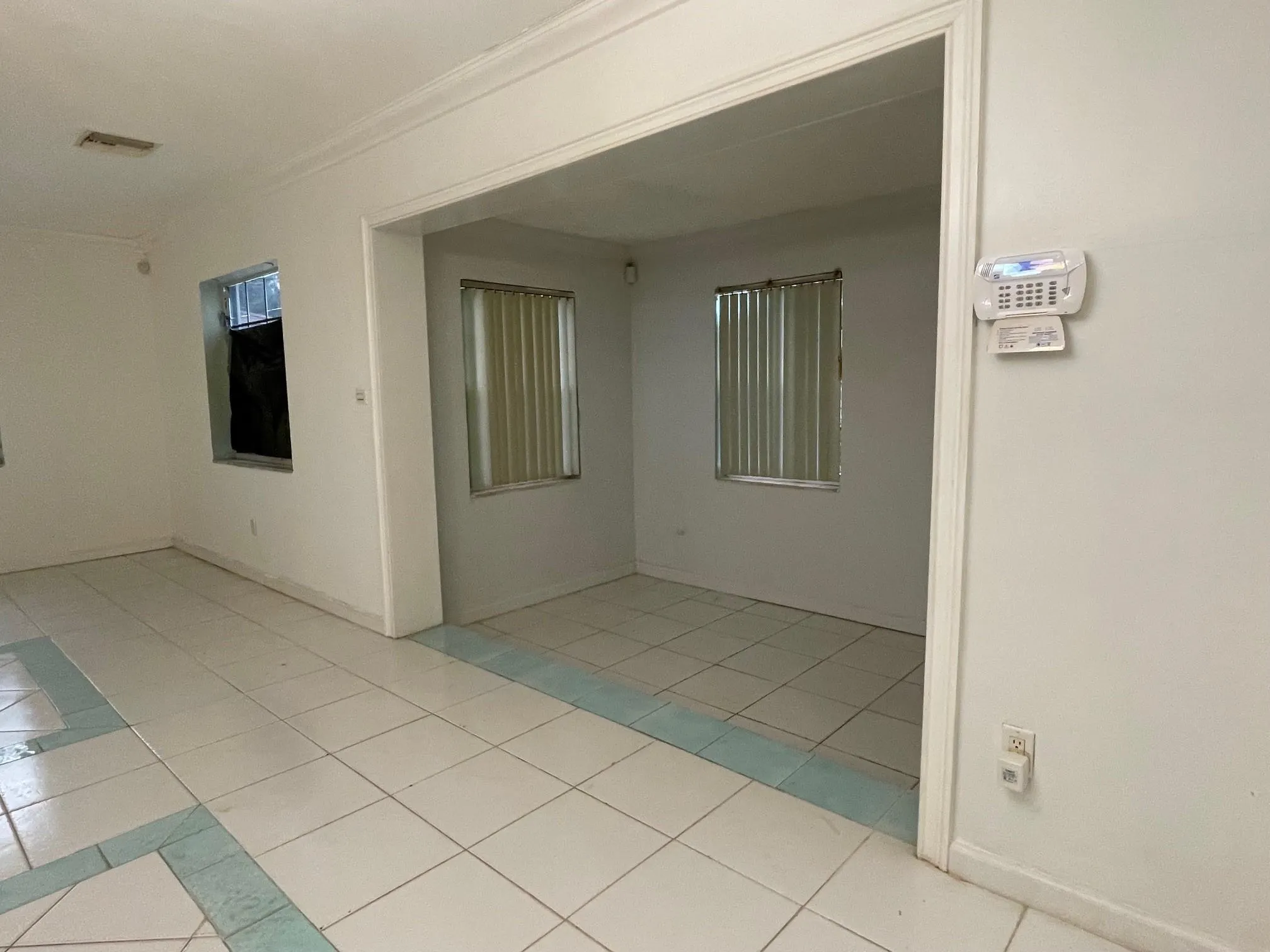 2215 NW 9th Ct
