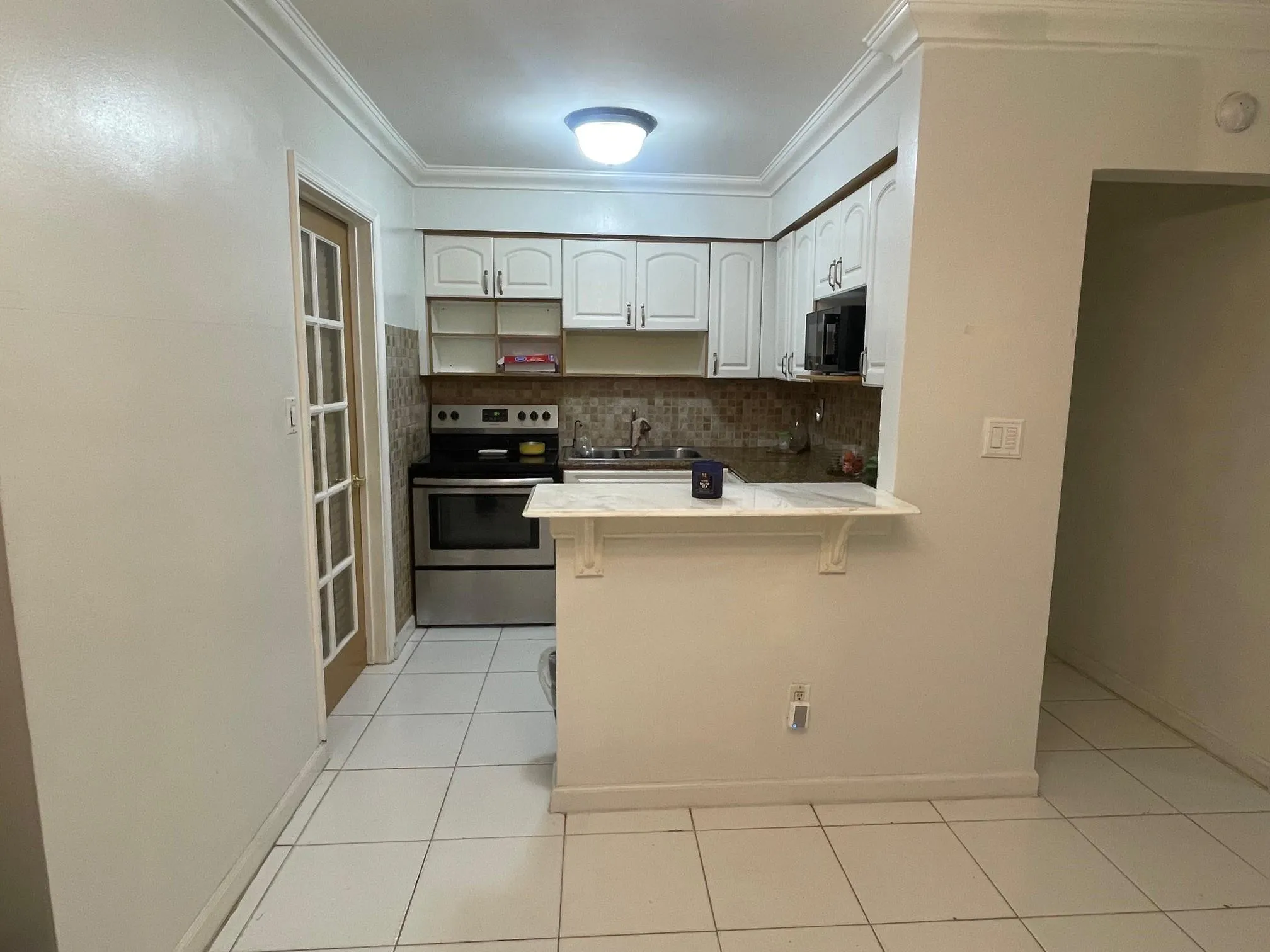 2215 NW 9th Ct