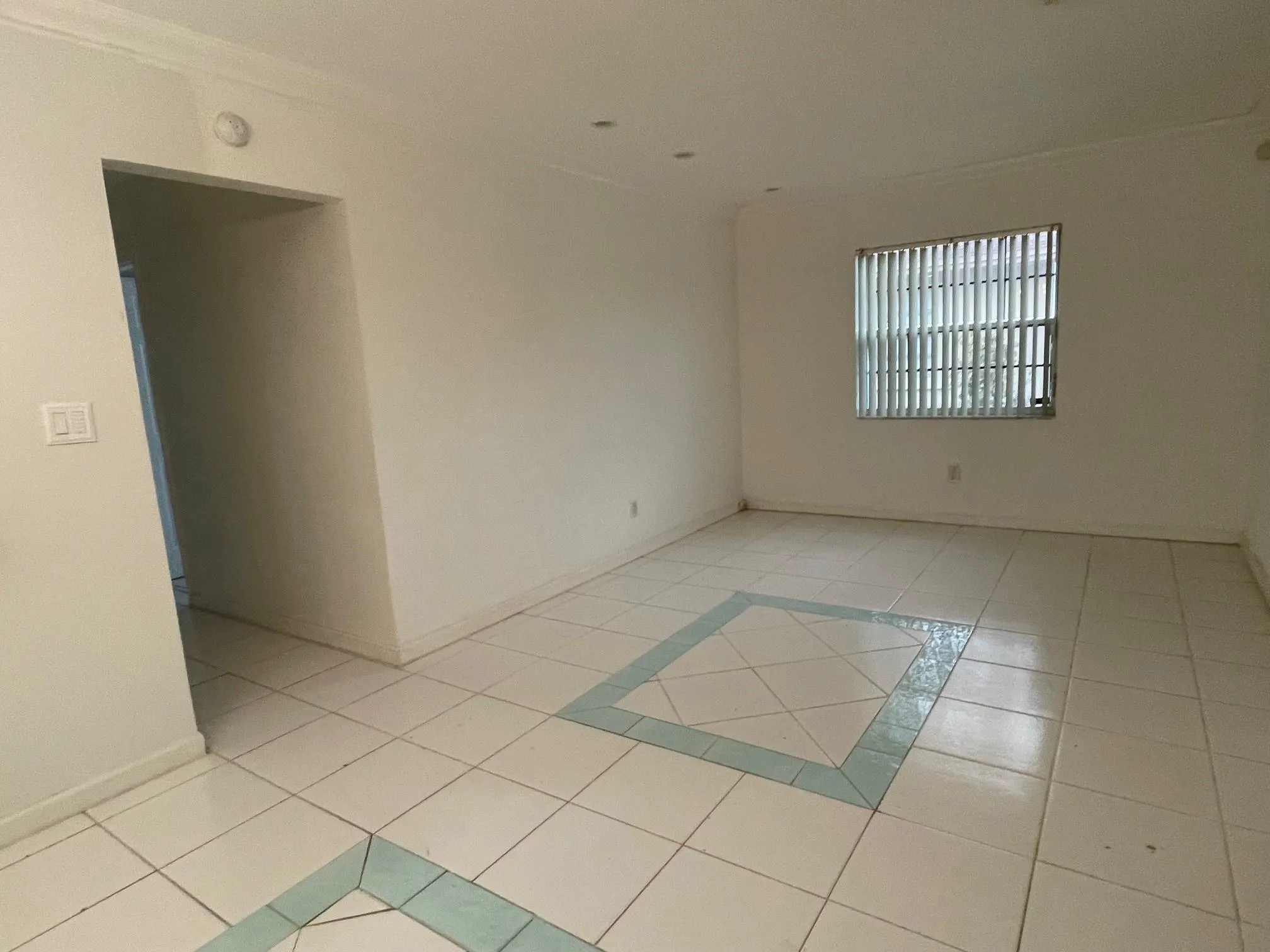 2215 NW 9th Ct
