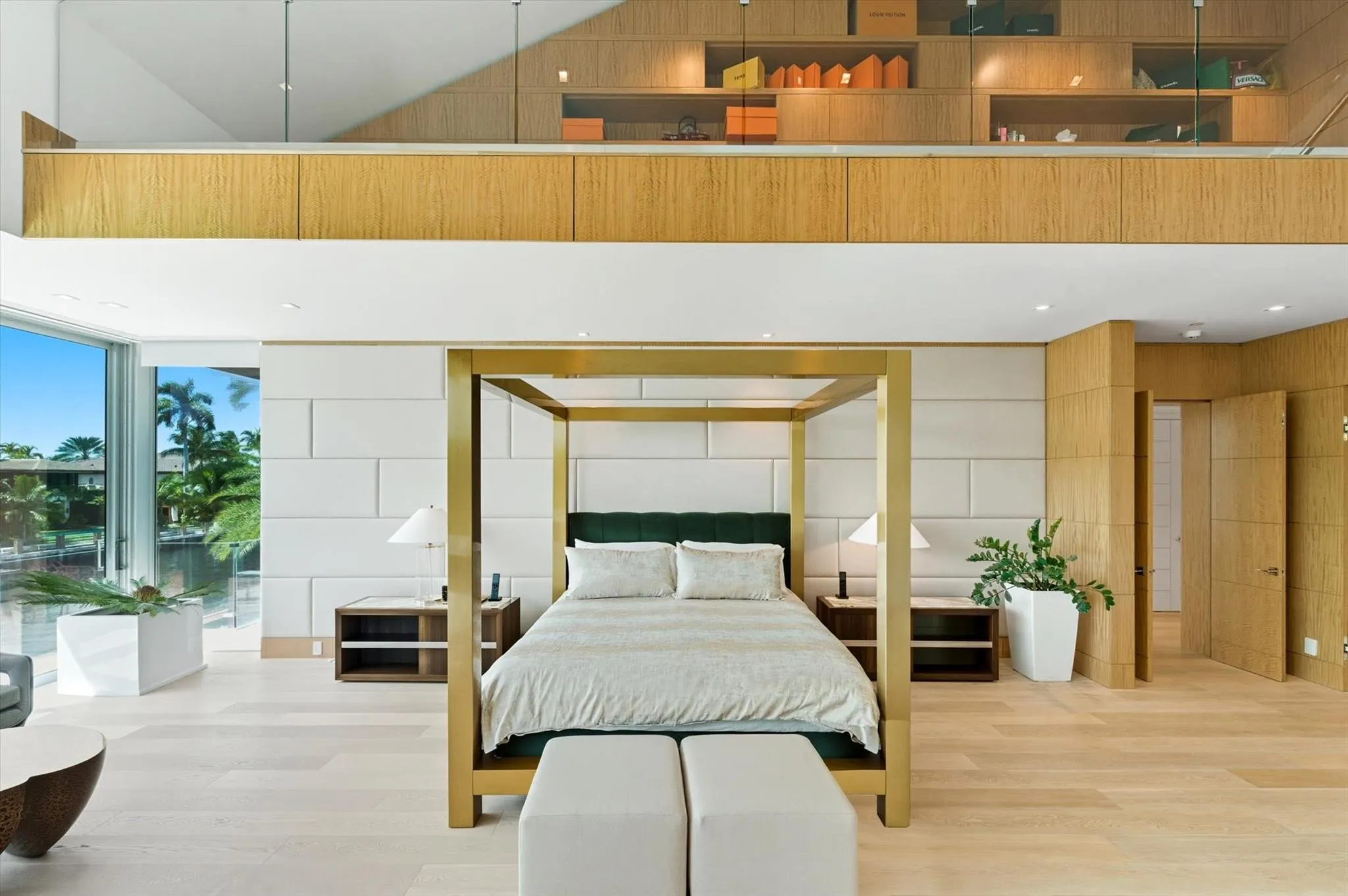 14 N Isla Bahia Dr