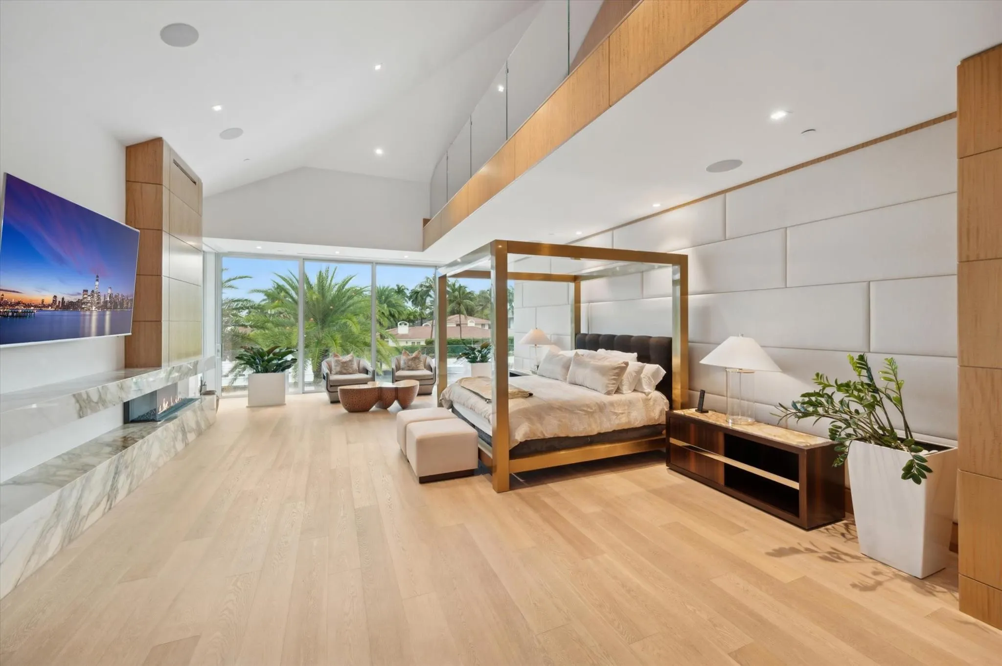 14 N Isla Bahia Dr