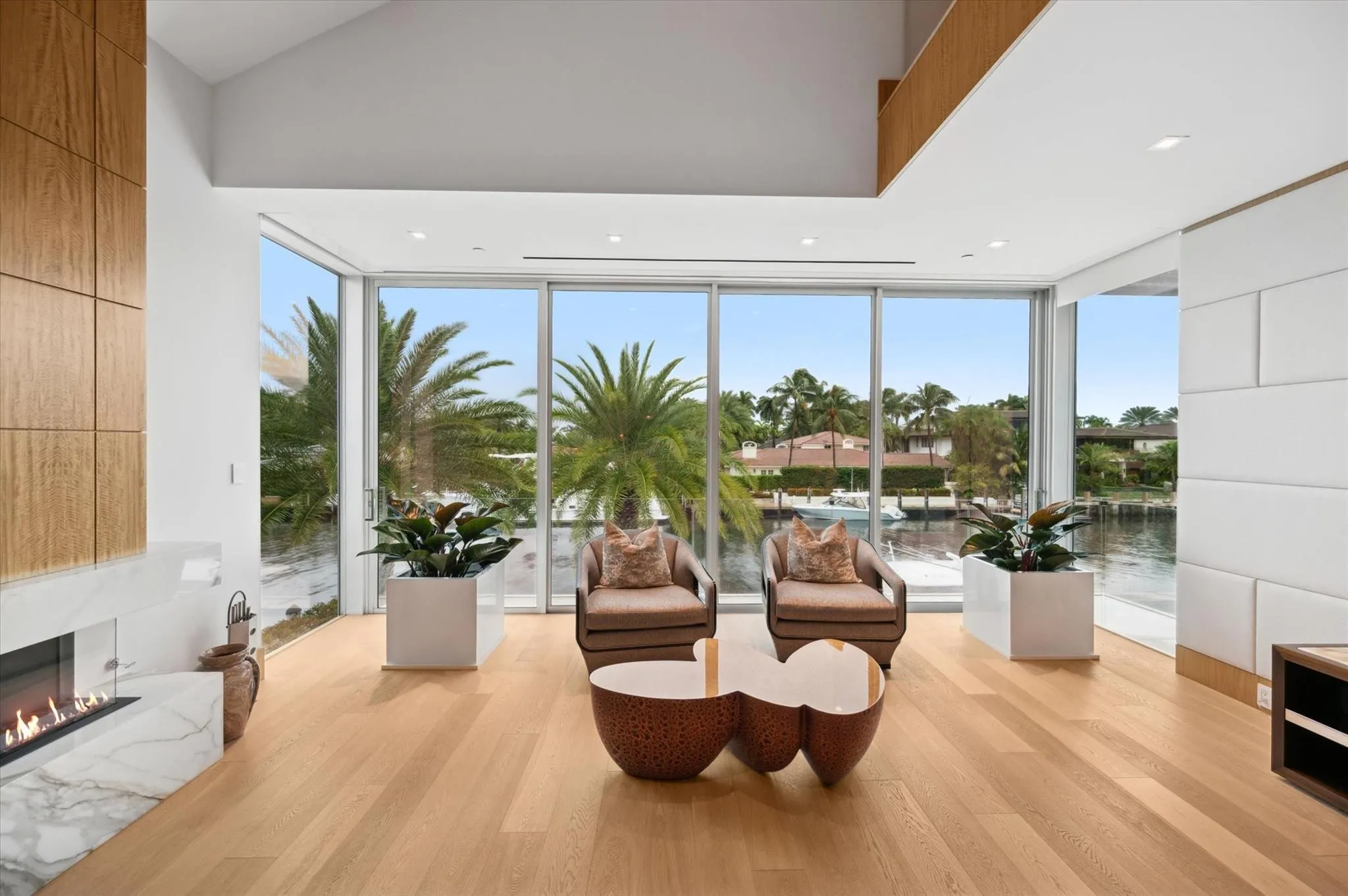 14 N Isla Bahia Dr