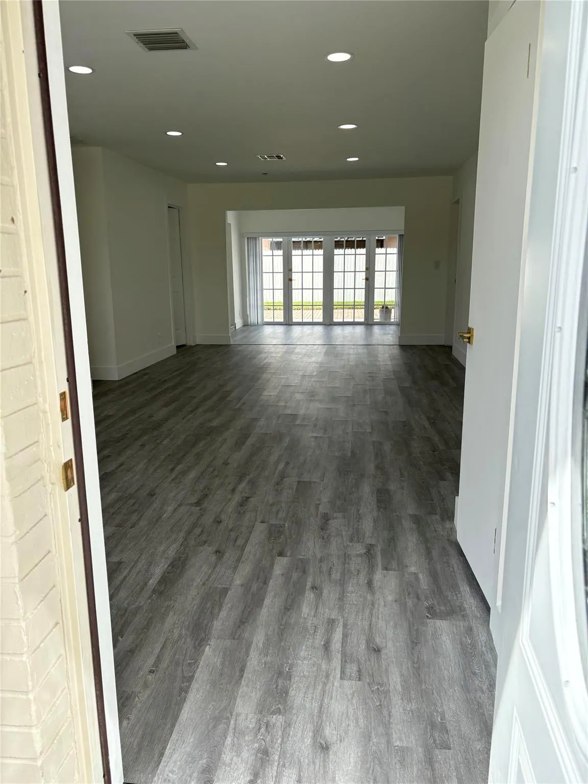 5801 W Commerical Blvd
