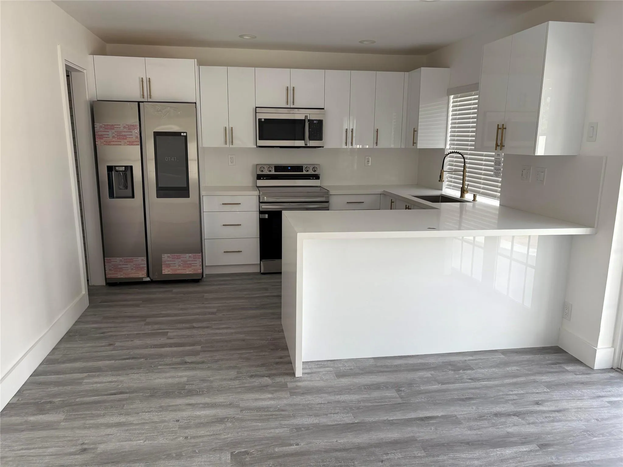 5801 W Commerical Blvd