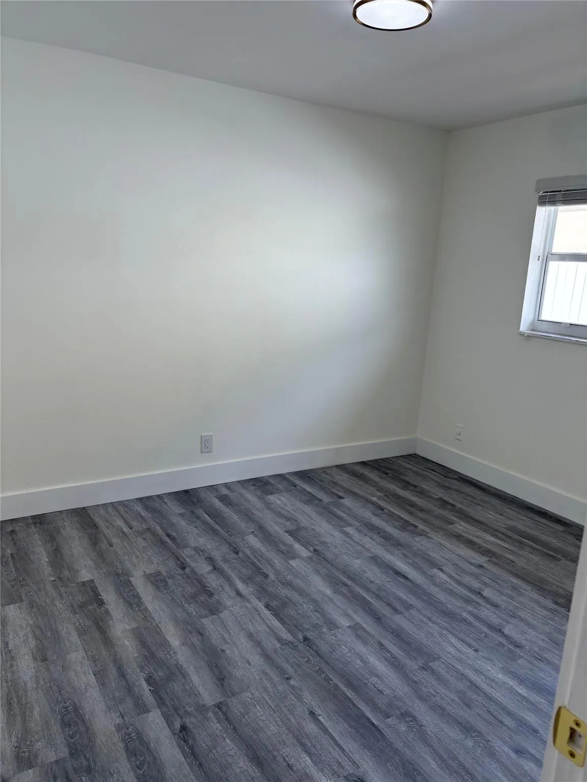 5801 W Commerical Blvd