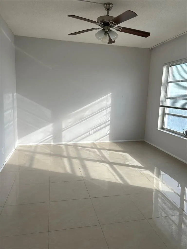 3300 N Palm Aire Dr, #808