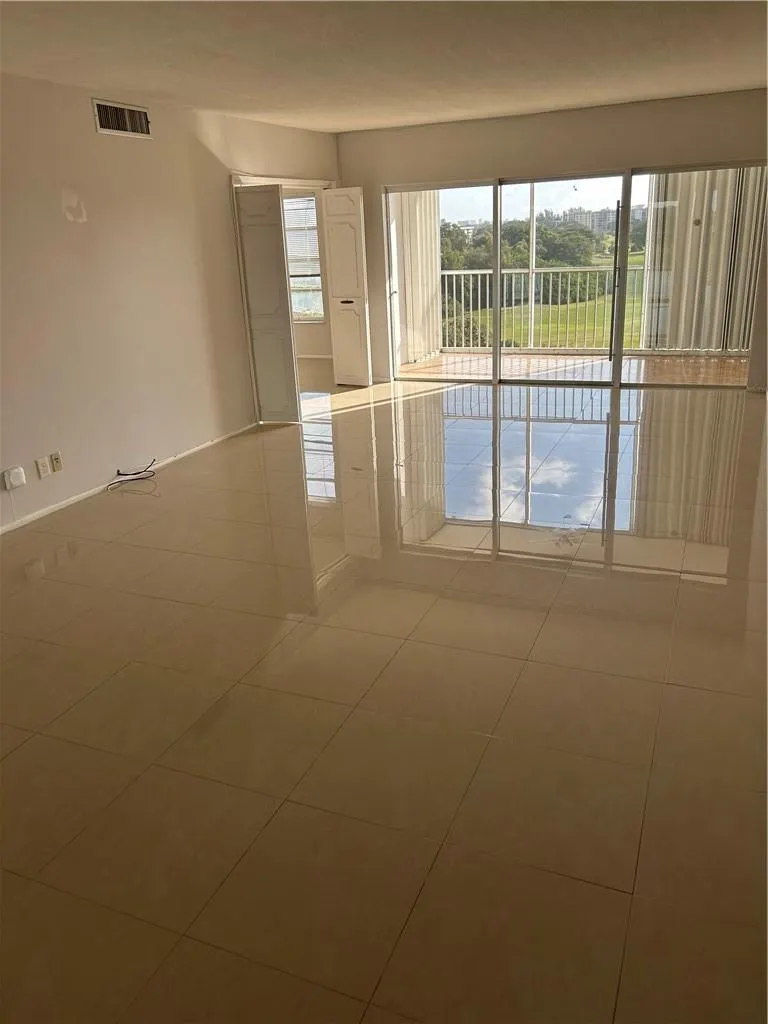 3300 N Palm Aire Dr, #808